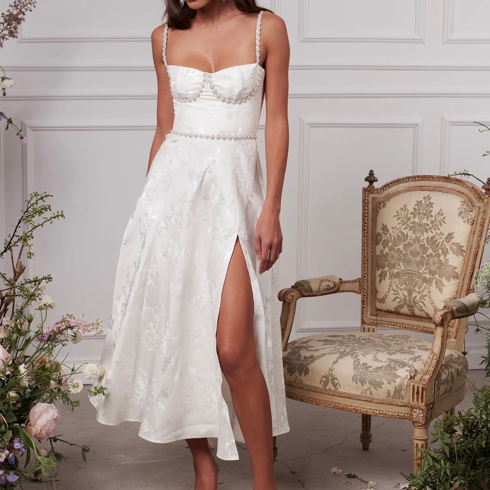 V. Chapman “The Cora Dress” | White Baroque Floral